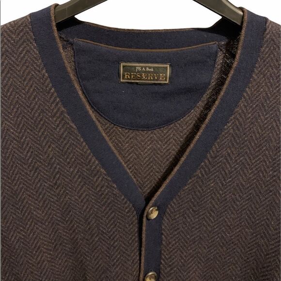 Jos A Bank. Reserve Men’s V neck button up Sweater in Size Medium.  NWT - Picture 3 of 9